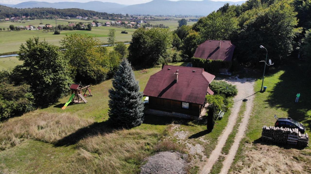 Woodenhouse With Two Apartments Otočac Zewnętrze zdjęcie