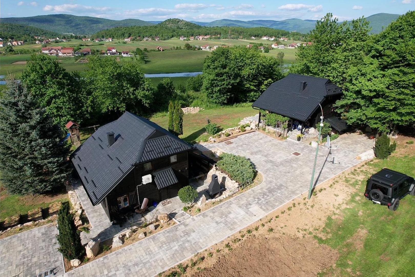 Woodenhouse With Two Apartments Otočac Zewnętrze zdjęcie