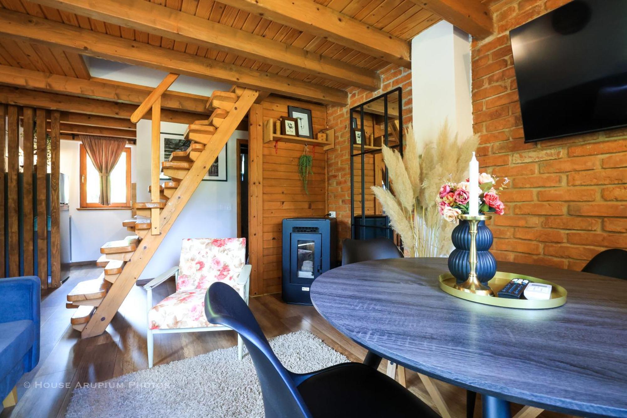 Woodenhouse With Two Apartments Otočac Zewnętrze zdjęcie